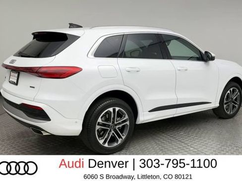Used 2025 Audi Q5 Premium w/ Convenience Package AWD/4WD image 2