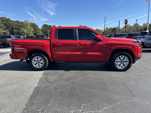 Used 2024 Nissan Frontier SV w/ SV Convenience Package image 9