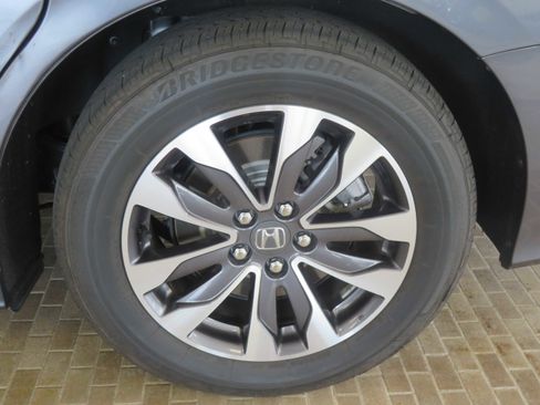 Used 2024 Honda Odyssey EX-L image 5