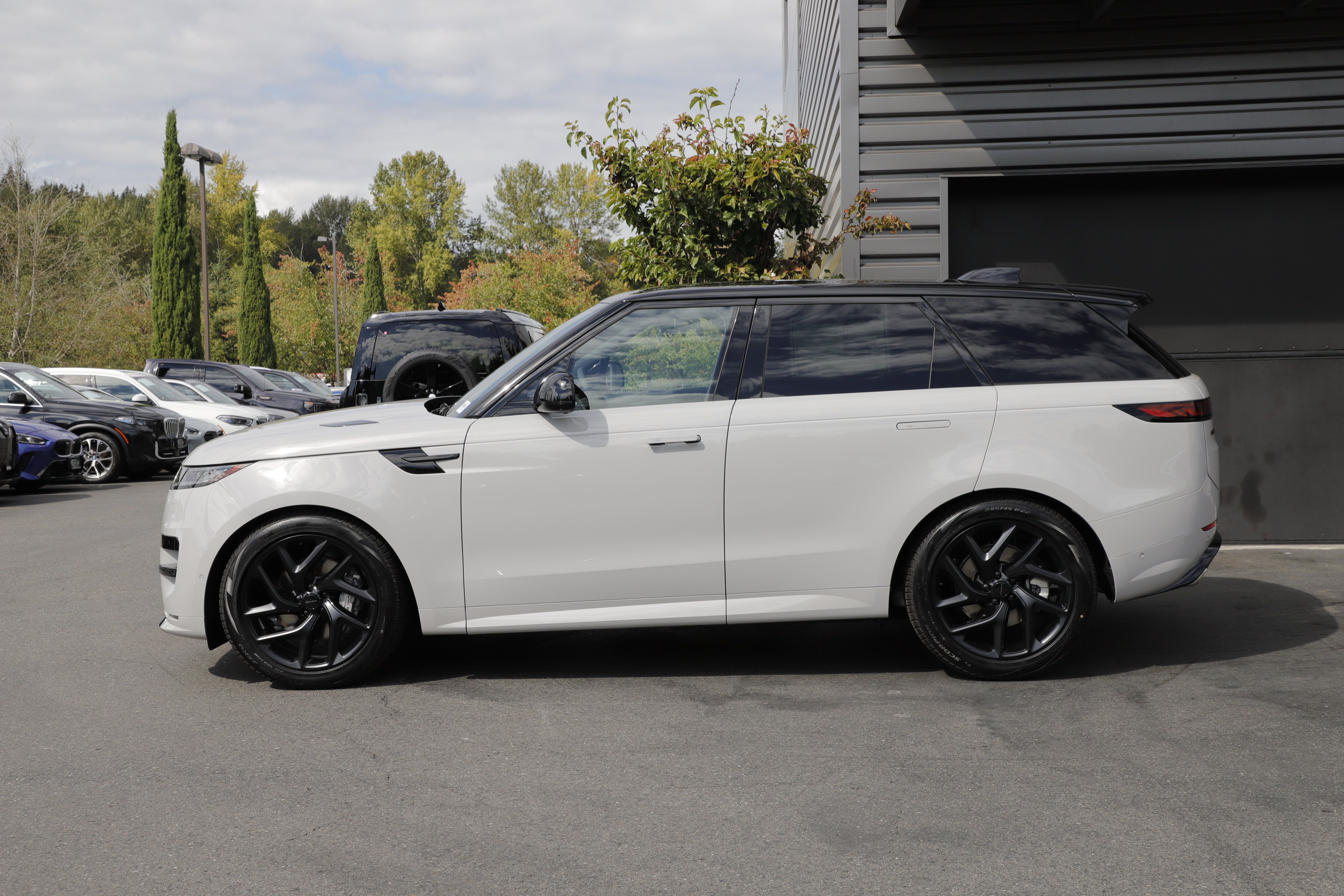New 2026 Land Rover Range Rover Sport Dynamic SE AWD/4WD image 7