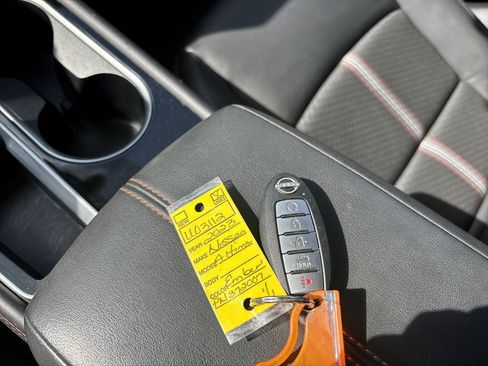 Used 2023 Nissan Altima 2.5 SR FWD image 32