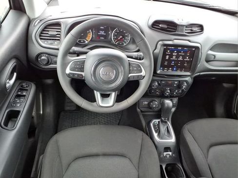 Used 2023 Jeep Renegade Latitude AWD/4WD image 18