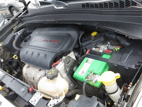 Used 2016 Jeep Renegade Limited image 28