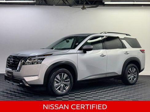 Certified 2025 Nissan Pathfinder SV image 1