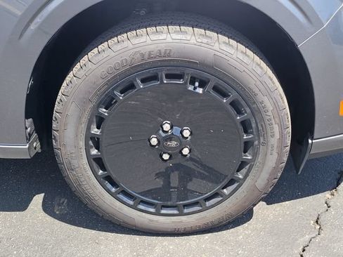 New 2025 Ford Maverick Lobo AWD/4WD image 6