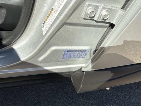 Used 2024 Nissan Rogue SV image 23