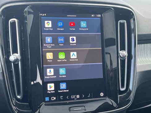 Used 2025 Volvo XC40 B5 Core w/ Protection Package Premier image 32