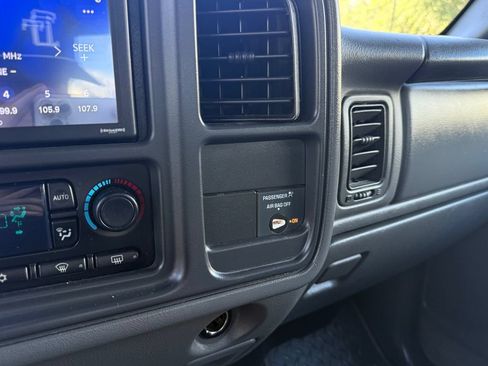 Used 2003 Chevrolet Silverado 2500 LS AWD/4WD image 26