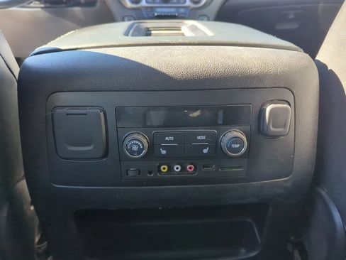 Used 2016 Chevrolet Suburban LTZ image 25