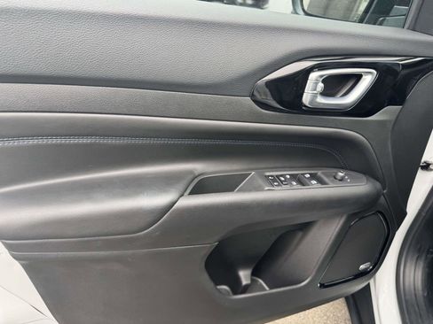 Used 2025 Jeep Compass Limited w/ Sun & Sound Group AWD/4WD image 16