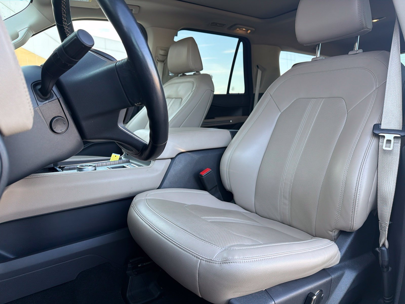 Used 2024 Ford Expedition Max Limited RWD image 8
