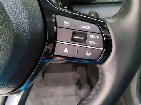 Certified 2025 Honda Pilot Touring image 33