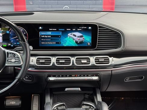 Used 2023 Mercedes-Benz Maybach GLS 600 4MATIC image 35