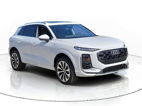 New 2026 Audi Q3 quattro 2.0T AWD/4WD image 1