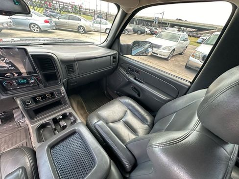 Used 2004 Chevrolet Silverado 2500 LT w/ Skid Plate Package AWD/4WD image 26