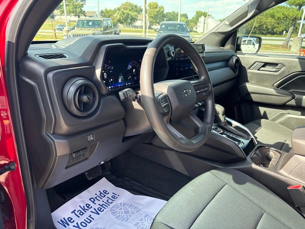 Used 2026 Chevrolet Colorado Trail Boss AWD/4WD image 32