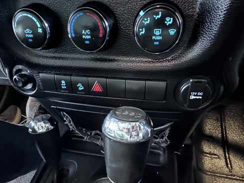 Used 2014 Jeep Wrangler Unlimited Sport w/ Quick Order Package 24S AWD/4WD image 44