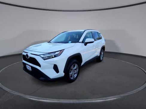 Used 2025 Toyota RAV4 XLE FWD image 3