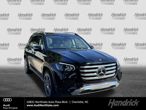 Used 2024 Mercedes-Benz GLS 450 4MATIC image 1