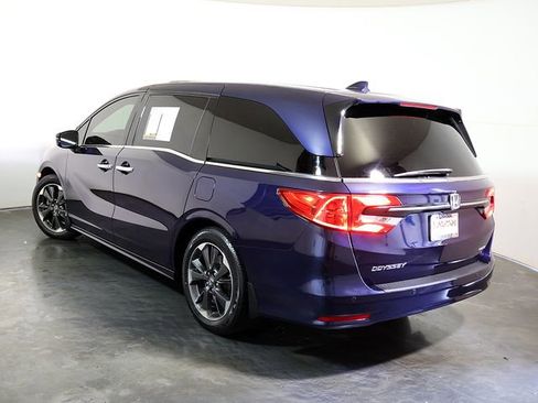 Used 2022 Honda Odyssey Elite image 2