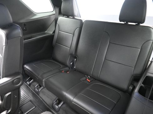 Used 2023 Chevrolet Traverse LT w/ LT Premium Package image 27
