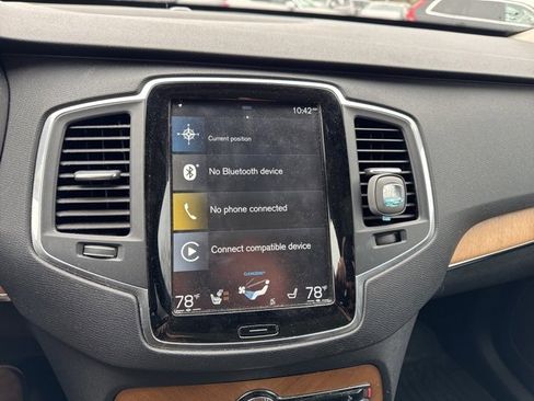 Used 2021 Volvo XC90 T6 Momentum w/ Climate Package image 8