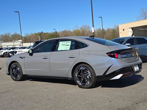 New 2026 Hyundai Sonata SEL FWD image 5