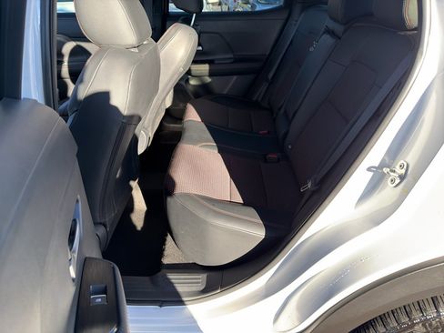 Certified 2025 Nissan Kicks SR image 29