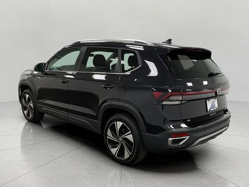 Used 2025 Volkswagen Taos SE AWD/4WD image 36