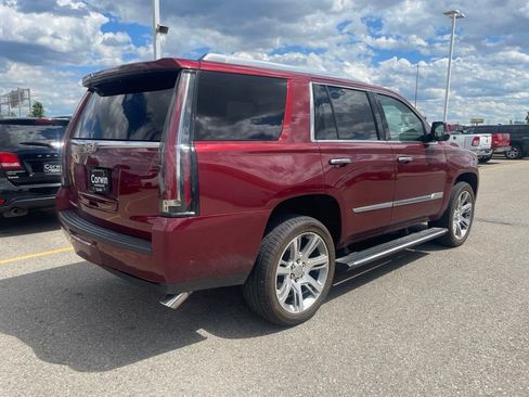 Used 2017 Cadillac Escalade Premium Luxury AWD/4WD image 13