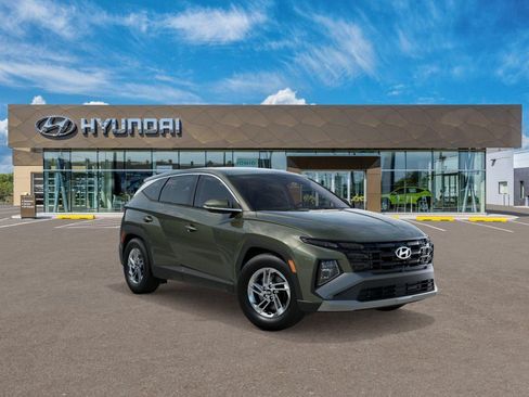 Certified 2026 Hyundai Tucson SE FWD image 2