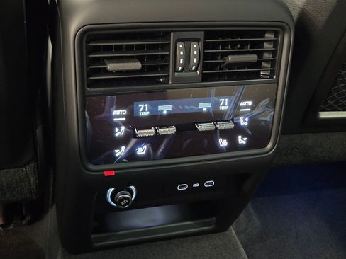 New 2026 Porsche Cayenne Base image 12