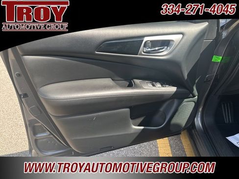 Used 2020 Nissan Pathfinder S image 18