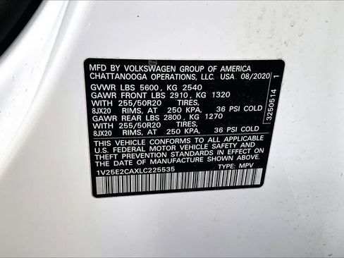 Used 2020 Volkswagen Atlas Cross Sport SE w/ Panoramic Sunroof Package FWD image 31