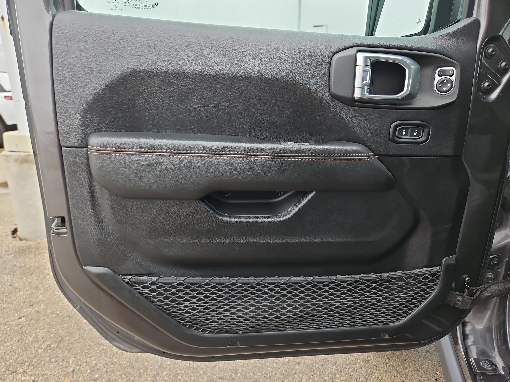 Used 2021 Jeep Gladiator Mojave AWD/4WD image 11