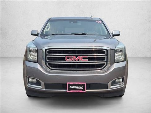 Used 2019 GMC Yukon XL SLT w/ Open Road Package AWD/4WD image 2