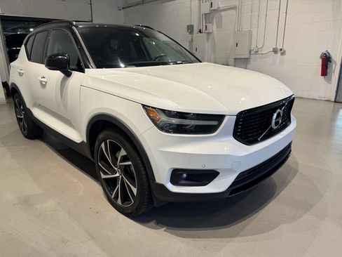 Used 2020 Volvo XC40 T5 R-Design AWD/4WD image 10