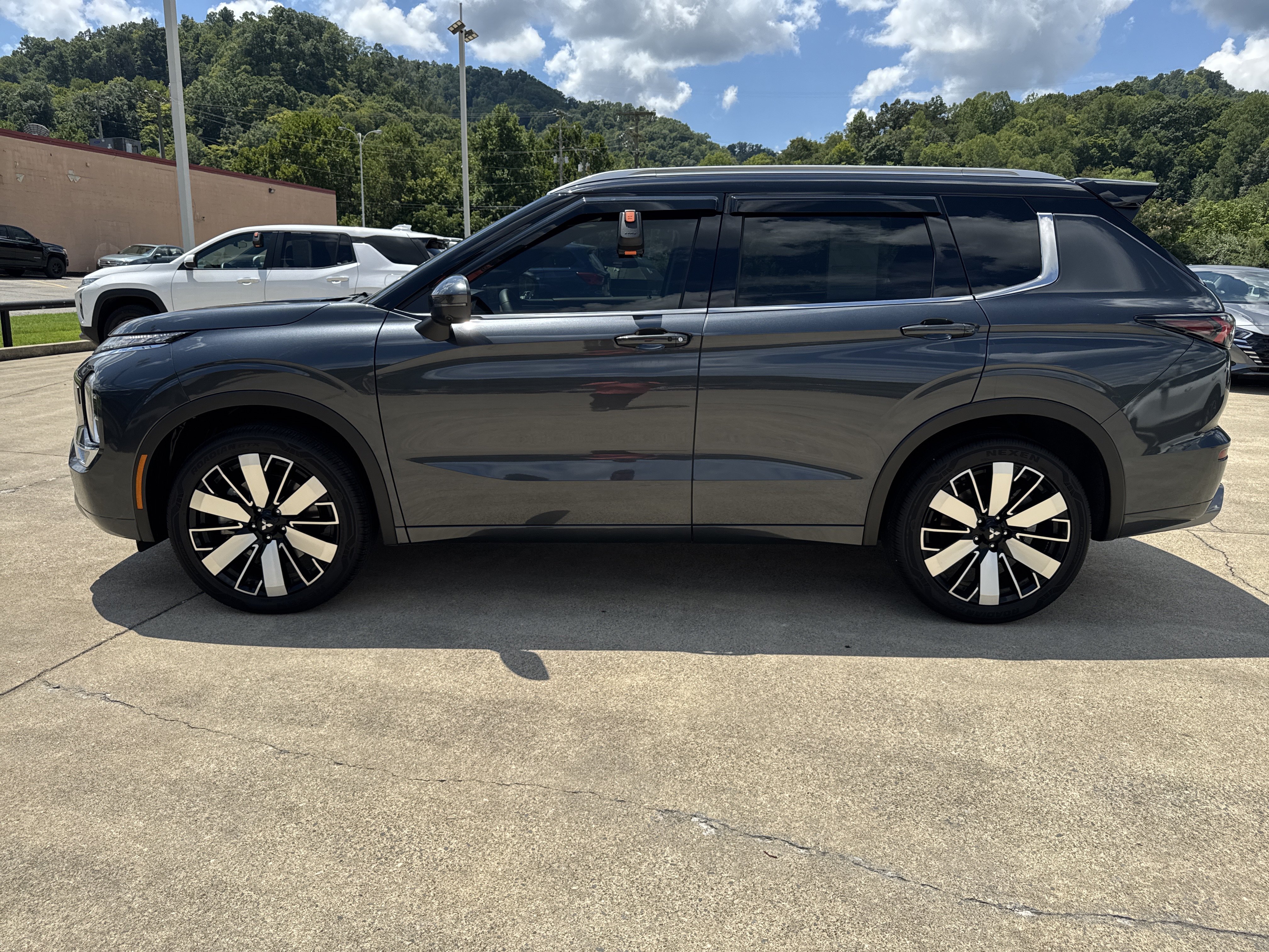 Used 2026 Mitsubishi Outlander SEL AWD/4WD image 4