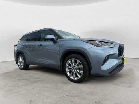 Used 2020 Toyota Highlander Limited AWD/4WD image 7