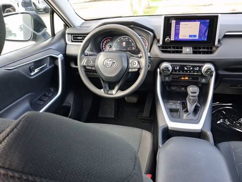 Used 2024 Toyota RAV4 XLE w/ Convenience Package FWD image 8