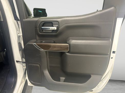 Used 2019 Chevrolet Silverado 1500 RST AWD/4WD image 17