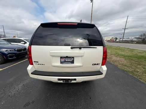 Used 2011 GMC Yukon SLT w/ SLT-2 Equipment Package image 4