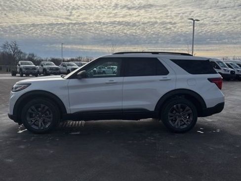 New 2026 Ford Explorer Active w/ Active Comfort Package image 5