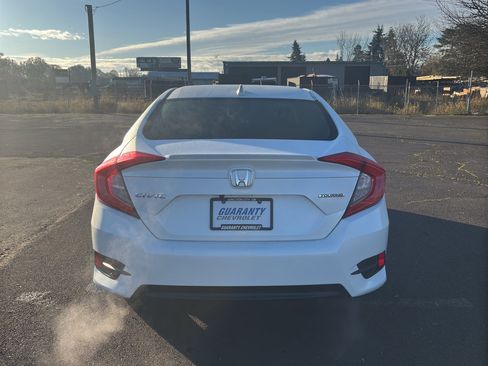Used 2018 Honda Civic Touring image 34