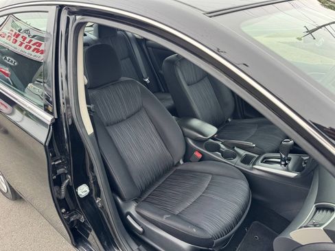 Used 2016 Nissan Sentra SV FWD image 18