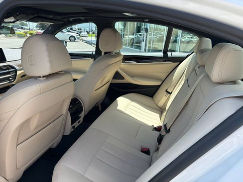 Used 2021 BMW 530i w/ Premium Package RWD image 27