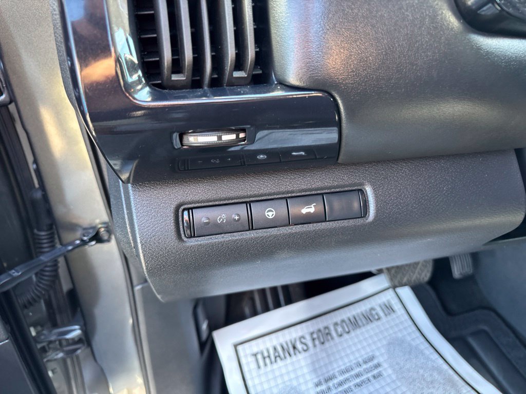 Used 2025 Nissan Pathfinder SV AWD/4WD image 22