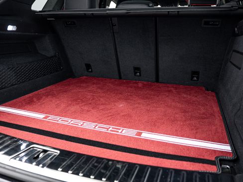 Certified 2025 Porsche Cayenne GTS AWD/4WD image 28