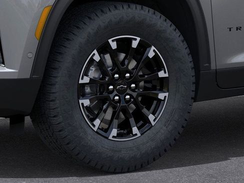 New 2026 Chevrolet Traverse Z71 w/ Enhanced Driving Package image 9