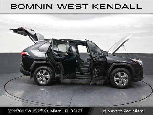 Used 2025 Toyota RAV4 XLE w/ Convenience Package image 30